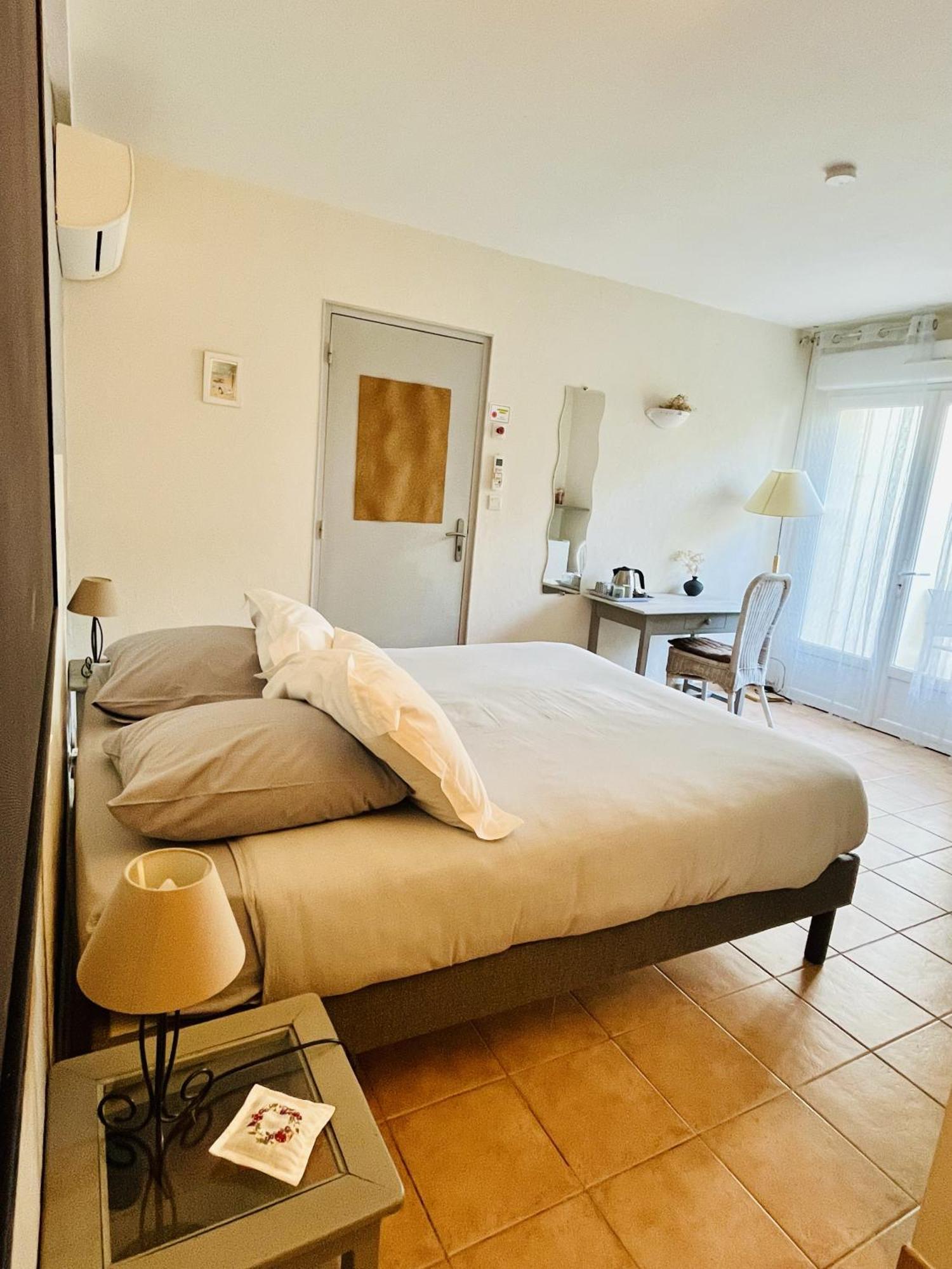 Bed and Breakfast Mas Saint-Ange Lunel  Zewnętrze zdjęcie